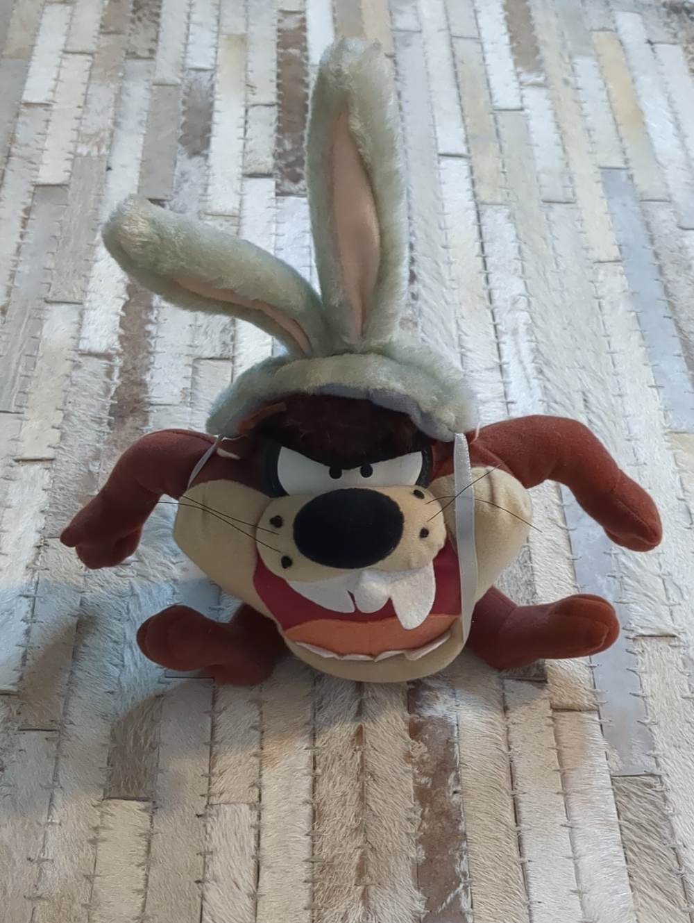 Looney Tunes Vintage Y2K Tazmanian Devil Rabbit Ears 11" Plush